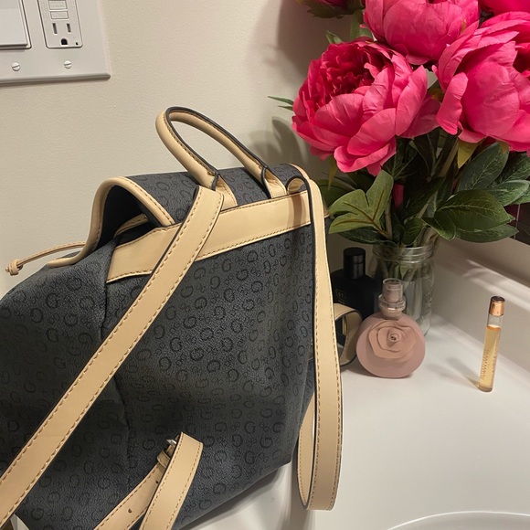 Guess Backpack - Picture 4 of 8